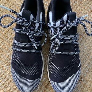 SOREL Women’s Kinetic Impact Lace Sneaker - Black/White Knit - Size 8 Modern